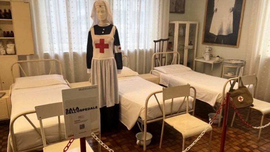 Novara, porte aperte alla mostra della Croce Rossa: cimeli e documenti del XIX secolo